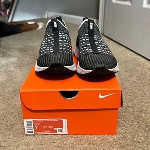 Women’s Nike react phantom run FK 2